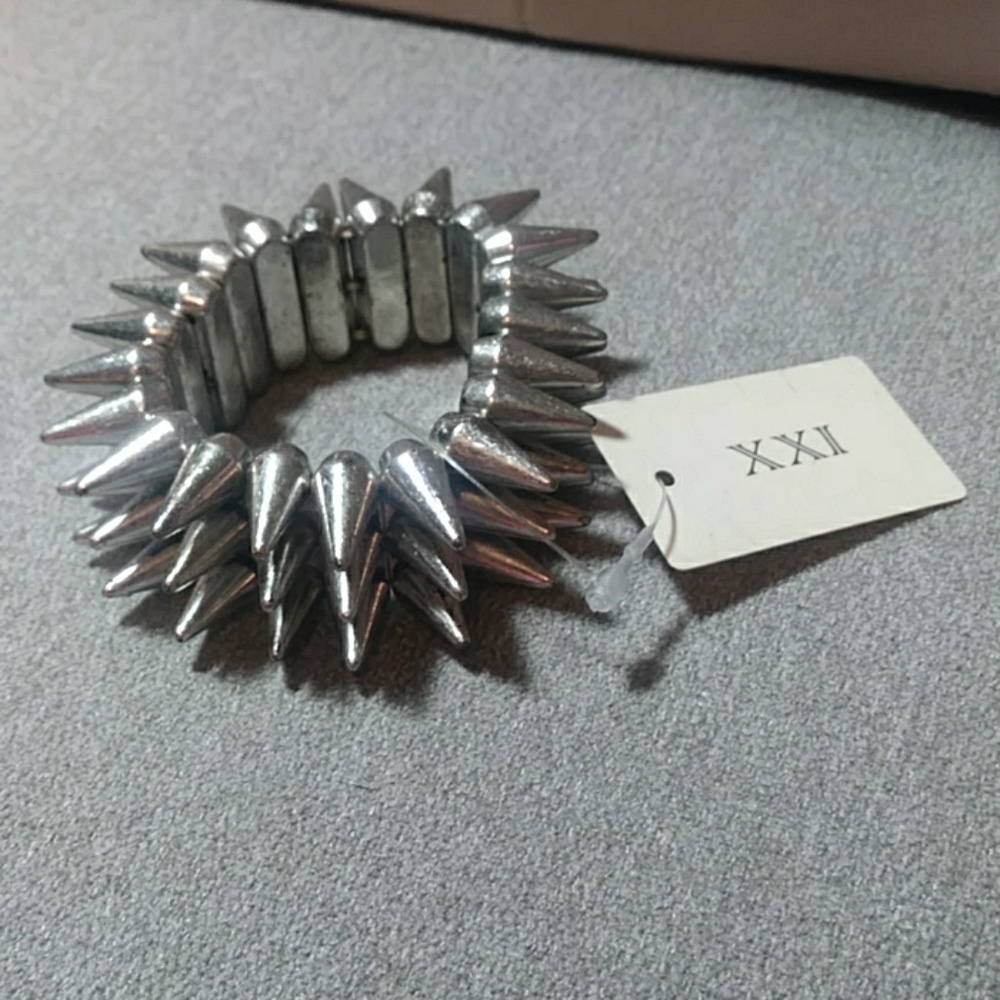 Silver spikey bracelet